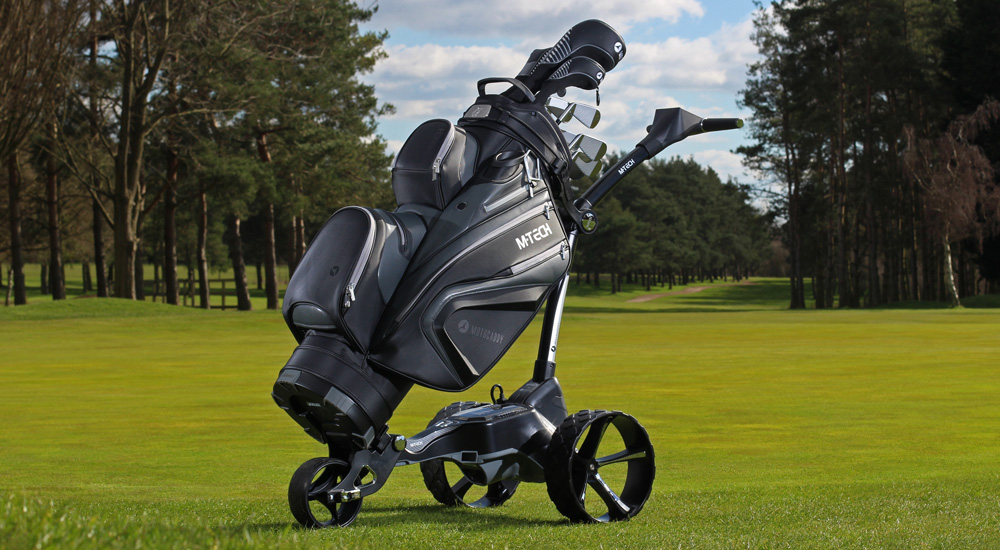 The Difference Between Golf Cart Bags and Golf Staff Bags: A Comprehen